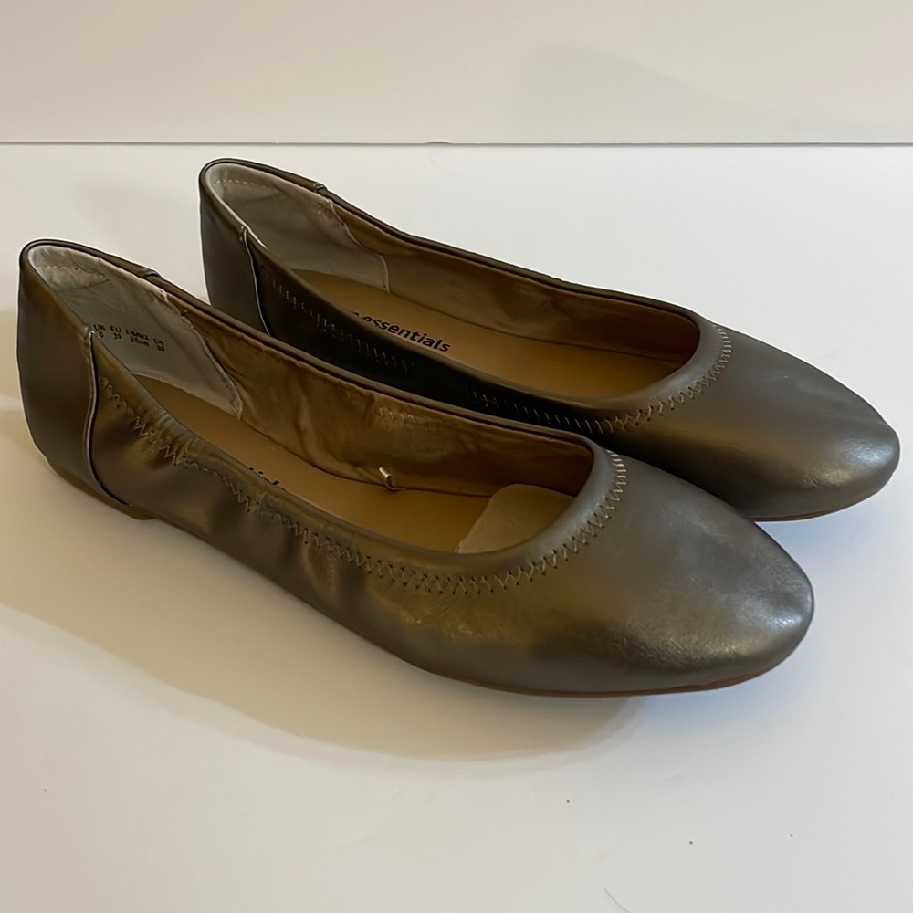 Amazon Essentials Metallic Flats - Picture 3 of 12